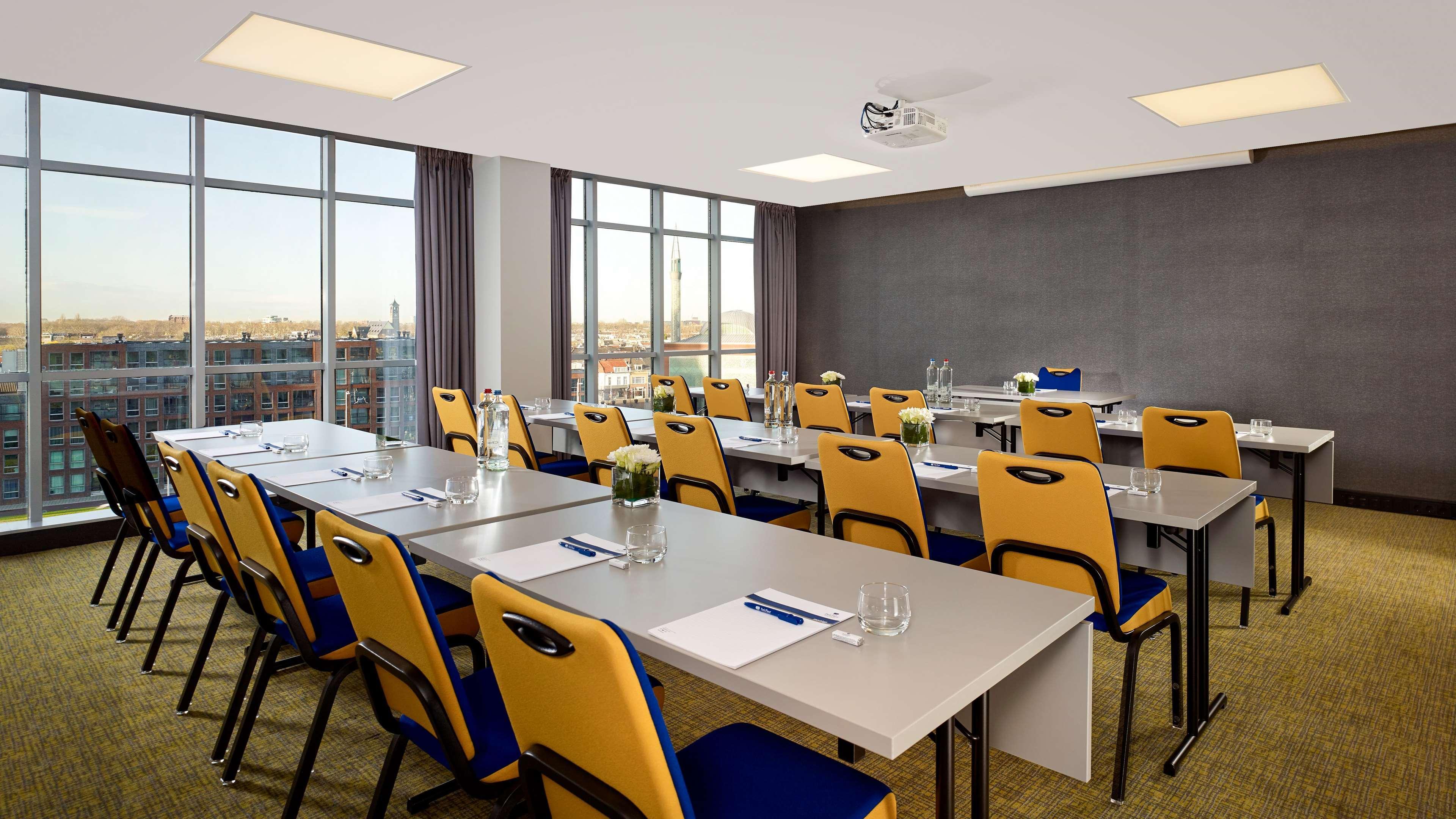 Park Plaza 4*