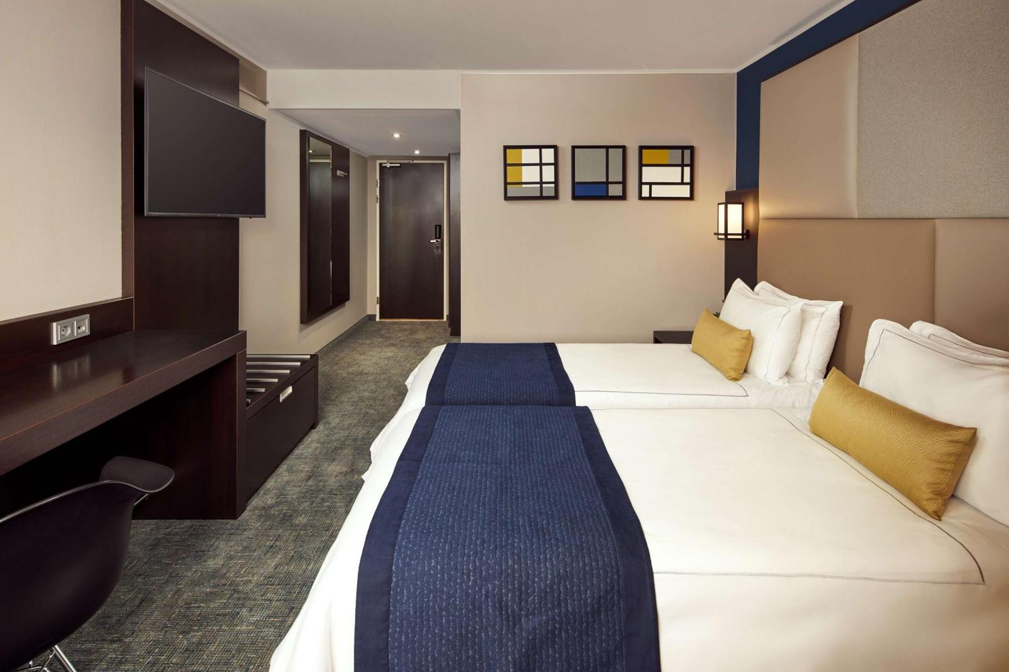 Park Plaza