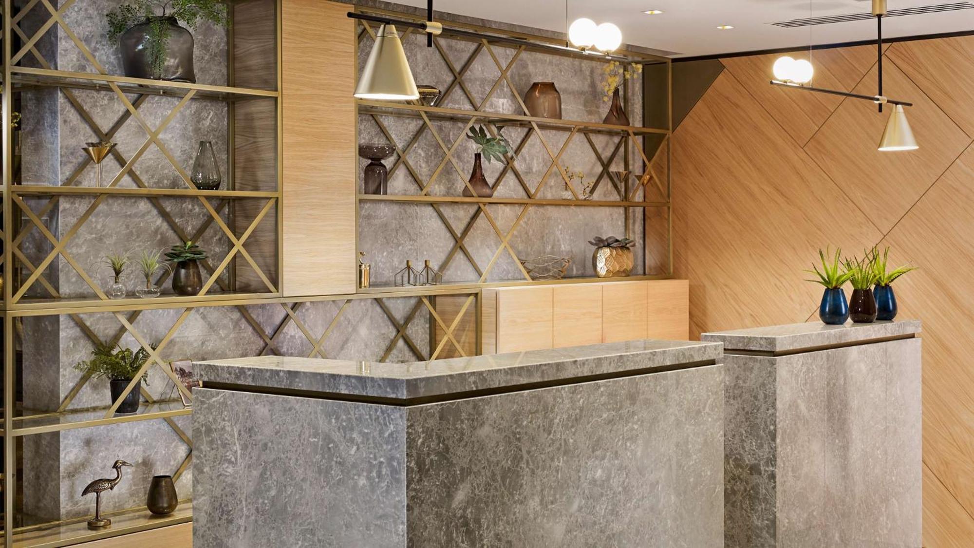 Park Plaza 4*
